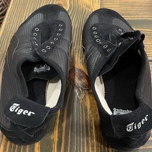 Onitsuko Tiger ASICS Black Sneakers